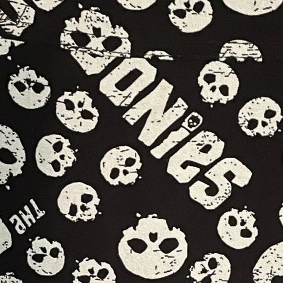 GOONIES print super comfortable rayon fabric Hawaiian shirt style short sleeve M - Picture 7 of 9